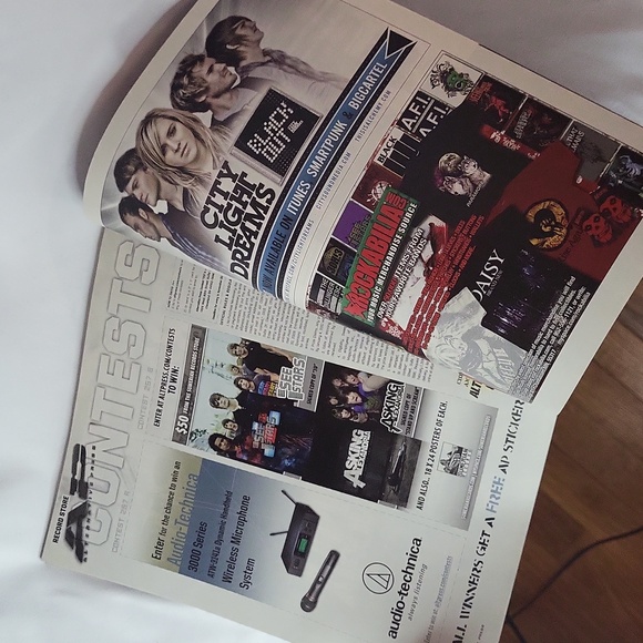 AP Magazine AFI #257 December 2009 - Picture 11 of 15